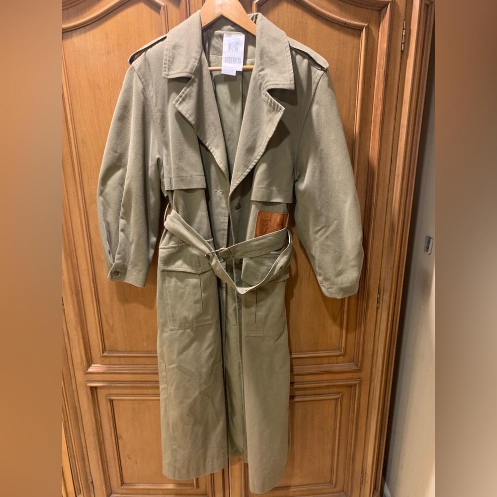 Vintage size 6 lined 100% cotton and real leather trimming jacket/coat.